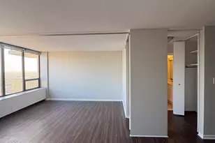 3930 N Pine Grove Ave, Chicago, IL 60613 - Photo 3