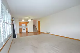 728 Village Cir, Marengo, IL 60152 - Photo 9