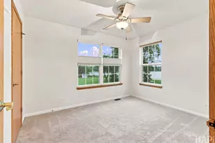 708 E Bayou Ct, Fox Lake, IL 60020 - Photo 17
