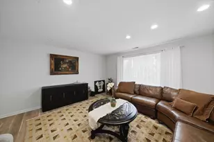 350 E Dundee Rd, Buffalo Grove, IL 60089 - Photo 9