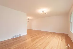 17024 Kimbark Ave, South Holland, IL 60473 - Photo 3
