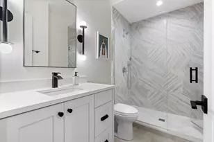 2541 N Wayne Ave, Chicago, IL 60614 - Photo 21