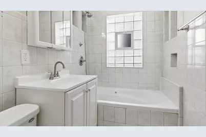 10054 S Saint Lawrence Avenue, Chicago, IL 60628 - Photo 13