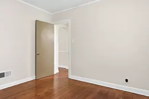 10054 S St Lawrence Ave, Chicago, IL 60628 - Photo 11