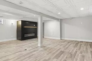 10054 S St Lawrence Ave, Chicago, IL 60628 - Photo 19