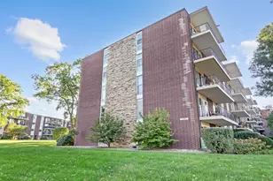 5300 Walnut Ave, Downers Grove, IL 60515 - Photo 1