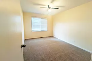 3100 Roberts Dr, Woodridge, IL 60517 - Photo 5