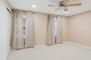 3062 Kingston Ct, Streamwood, IL 60107 - Photo 7