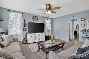 918 S 3rd St, Rockford, IL 61104 - Photo 9