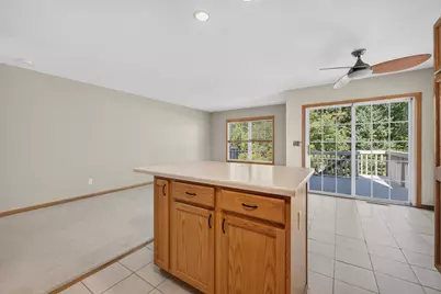 637 Southtowne Drive, Belvidere, IL 61008 - Photo 9