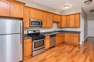 3927 N Clarendon Ave, Chicago, IL 60613 - Photo 3