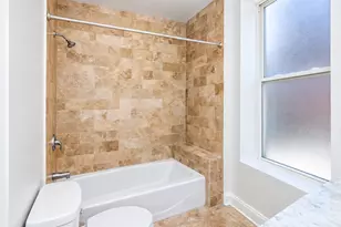 3927 N Clarendon Ave, Chicago, IL 60613 - Photo 9