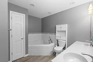 555 Old Mill Rd, Plano, IL 60545 - Photo 21