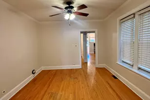 1906 W Byron St, Chicago, IL 60613 - Photo 7