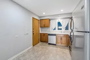 912 Hinman Ave, Evanston, IL 60202 - Photo 9
