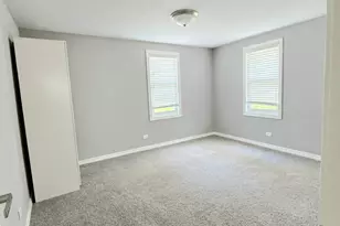 26705 N Cir Dr, Mundelein, IL 60060 - Photo 7