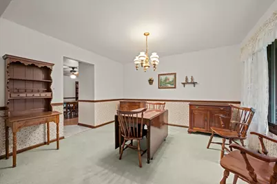1300 Woodland Drive, Aurora, IL 60505 - Photo 7