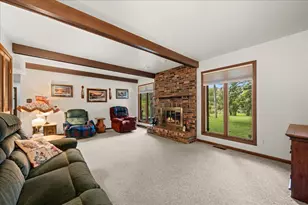 1300 Woodland Dr, Aurora, IL 60505 - Photo 13