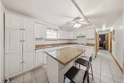 7426 62 Place W, Summit, IL 60501 - Photo 9