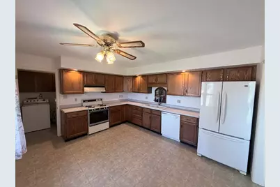 690 E Vicksburg Court, Bourbonnais, IL 60914 - Photo 11