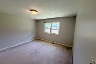 690 E Vicksburg Ct, Bourbonnais, IL 60914 - Photo 13