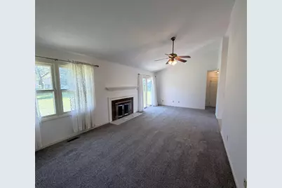 690 E Vicksburg Court, Bourbonnais, IL 60914 - Photo 5