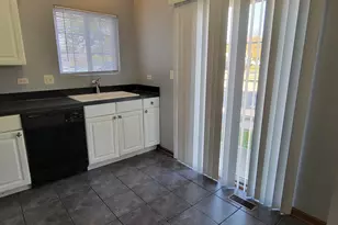 113 Heather Glen Dr, Aurora, IL 60504 - Photo 9