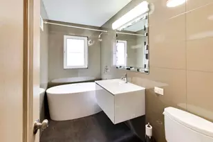 221 S Elmhurst Ave, Mount Prospect, IL 60056 - Photo 9