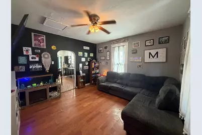 1304 Madison Avenue, Sandoval, IL 62882 - Photo 5