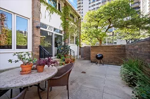 68 W Schiller St, Chicago, IL 60610 - Photo 27