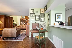 68 W Schiller St, Chicago, IL 60610 - Photo 11
