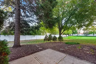 1251 Cranbrook Dr, Schaumburg, IL 60193 - Photo 25
