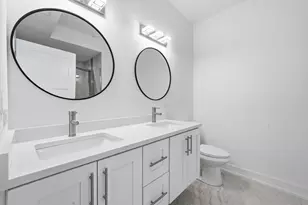 6939 W 95th Pl, Oak Lawn, IL 60453 - Photo 9