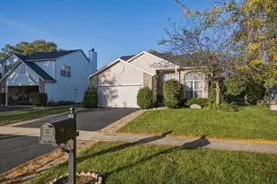 1776 Autumn Woods Ln, Romeoville, IL 60446 - Photo 3