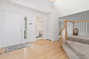 737 Joel Ln, Buffalo Grove, IL 60089 - Photo 3
