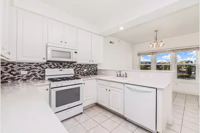 101 Pointe Drive #103, Northbrook, IL 60062 - Photo 9