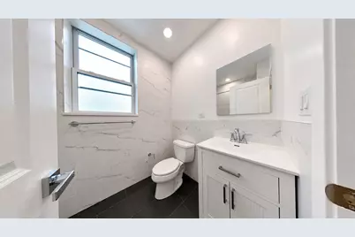 10 W Chestnut Street #4, Chicago, IL 60610 - Photo 17