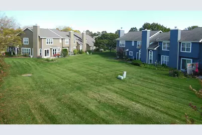 1050 Ridgefield Circle, Carol Stream, IL 60188 - Photo 27