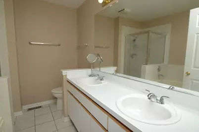 1050 Ridgefield Circle, Carol Stream, IL 60188 - Photo 17