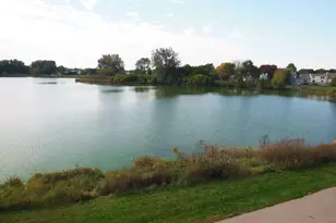 1050 Ridgefield Cir, Carol Stream, IL 60188 - Photo 25