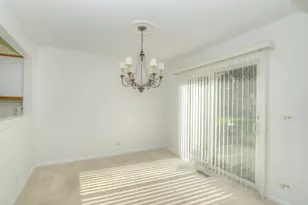 1050 Ridgefield Cir, Carol Stream, IL 60188 - Photo 5