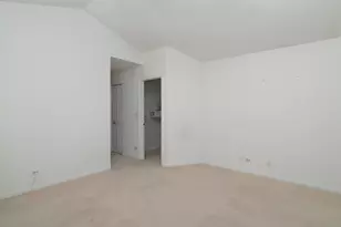 1050 Ridgefield Cir, Carol Stream, IL 60188 - Photo 15