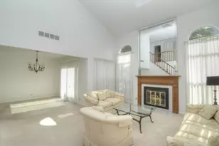 1050 Ridgefield Cir, Carol Stream, IL 60188 - Photo 3