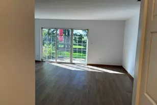 1908 Grove Ave, Schaumburg, IL 60193 - Photo 5