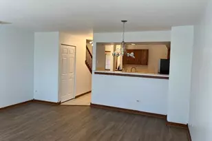 1908 Grove Ave, Schaumburg, IL 60193 - Photo 7