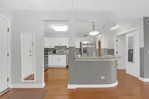 720 Creekside Dr, Mount Prospect, IL 60056 - Photo 3