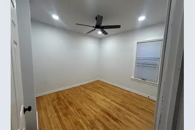7659 S Bennett Avenue, Chicago, IL 60649 - Photo 11
