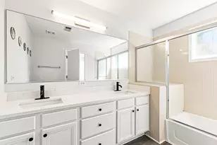 991 Sheridan Cir, Naperville, IL 60563 - Photo 29