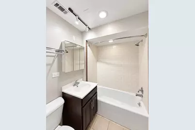 3170 N Sheridan Road #812, Chicago, IL 60657 - Photo 15