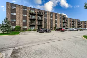 8901 N Western Ave, Des Plaines, IL 60016 - Photo 1